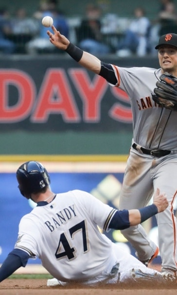 Anderson, Pérez lead Brewers past Giants 5-2 (Jun 06, 2017)